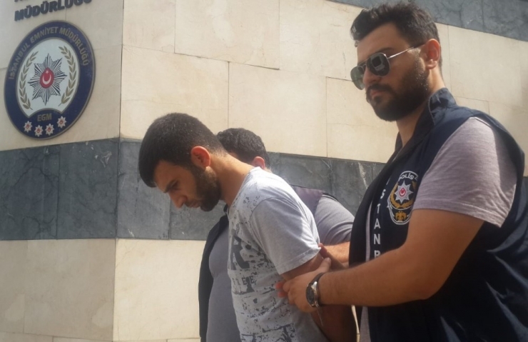Arnavutköy’de Eşini Ve Kızını Öldüren Katil Zanlı Adliyeye Sevk Edildi