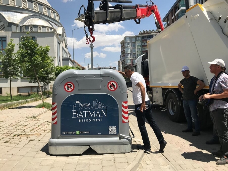 Batman’a Modern Çöp Konteynırları