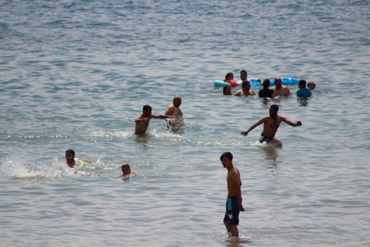 Oyunu Kullanan Seçmen Anadolu Plajına Akın Etti