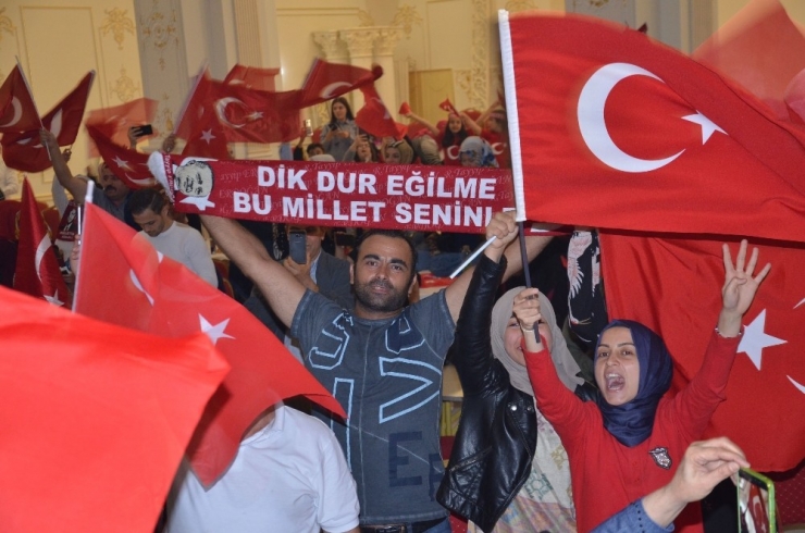 Viyana’da Türkiye’deki Seçim Sonuçları Coşkuyla Karşılandı