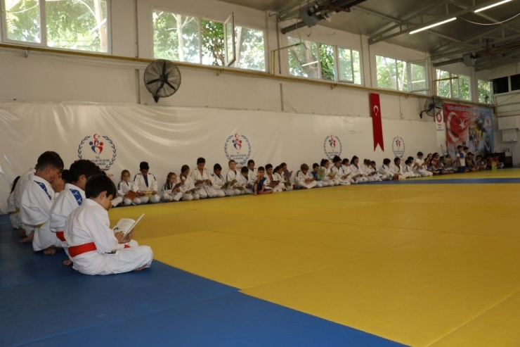Yunusemreli Judocular Hem Spor Yapıyor Hem Okuyor