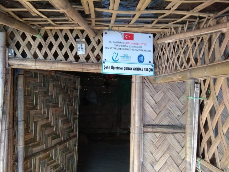 Çorum Belediyesi’nden Arakanlı Mültecilere Bambu Ev