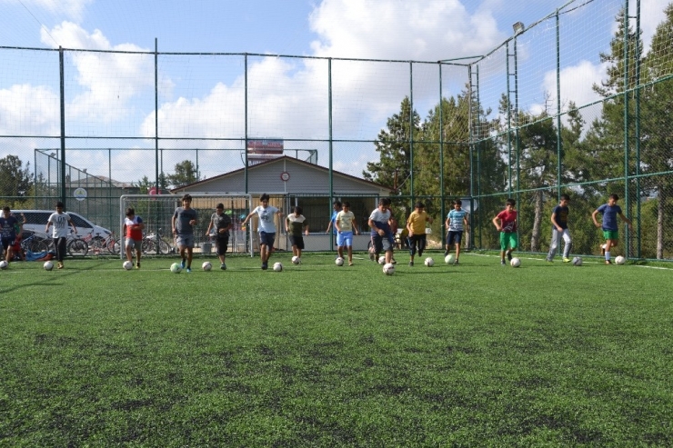 Erdemli’de Yaz Spor Okulları Yaygınlaşıyor