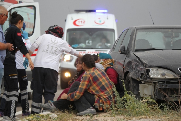 Konya’da Kum Fırtınasında 19 Araç Birbirine Girdi: 17 Yaralı