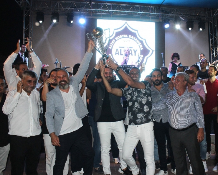 Şampiyonların Gecesi İzmir’i Aydınlattı
