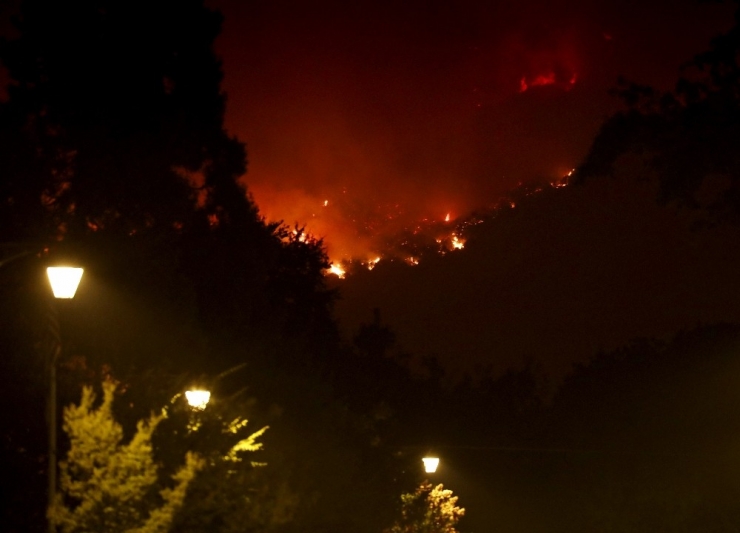 Kaliforniya’daki Yangın 6 Gündür Söndürülemiyor