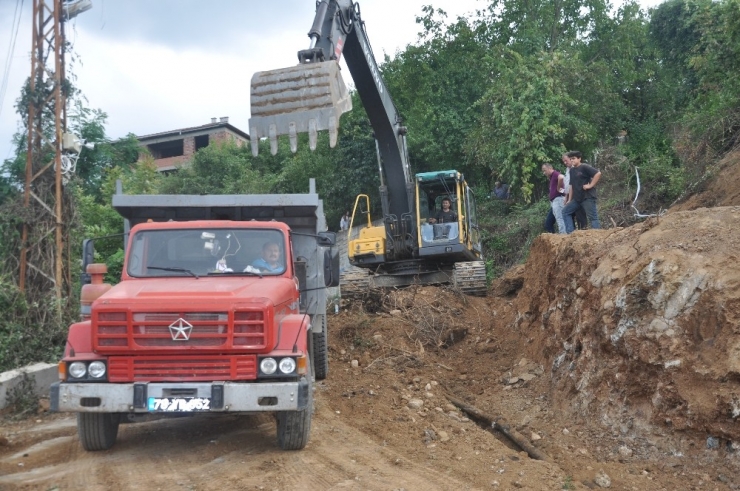 Tarihi Eserin Bulunduğu Alanda Yol Açma Çalışmaları Başladı