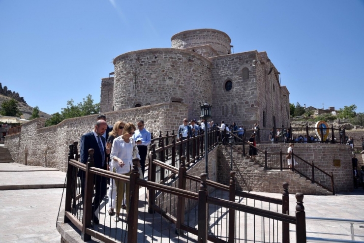 Büyükelçiler Konya’da Tarihi Mekanları Gezdi