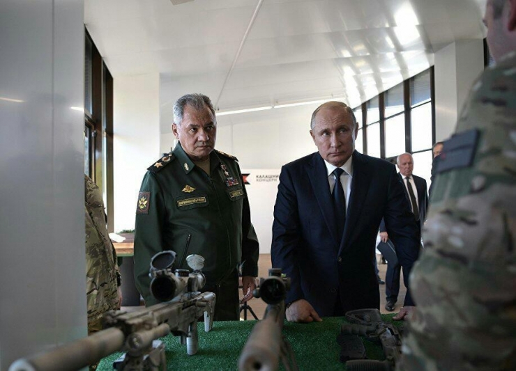 Putin, Keskin Nişancı Tüfeği İle 600 Metreden Hedefi Vurdu