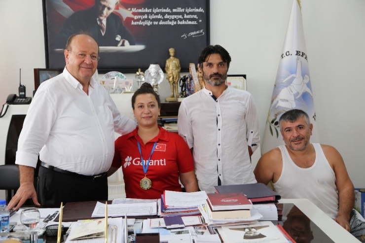 Avrupa Şampiyonu Ercan’dan Başkan Özakcan’a Ziyaret