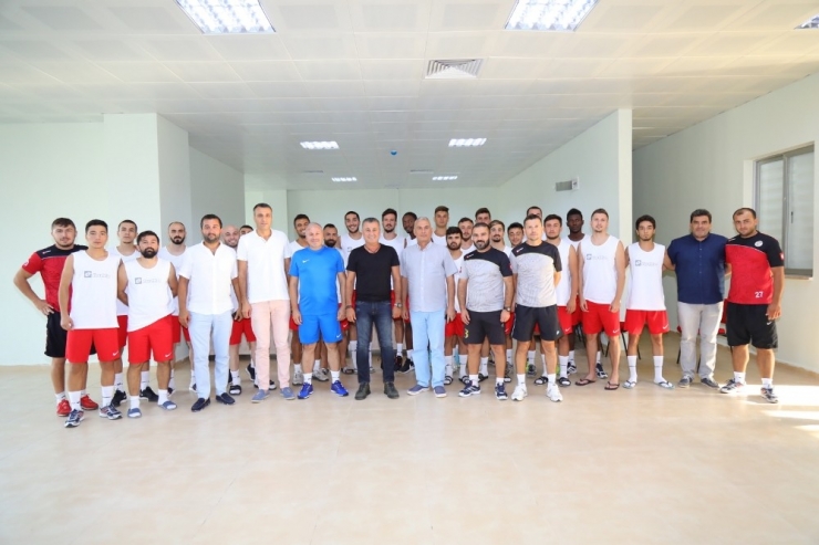Manavgat Belediyespor Sezonun İlk Maçını, Kuşadasıspor’la Yapacak