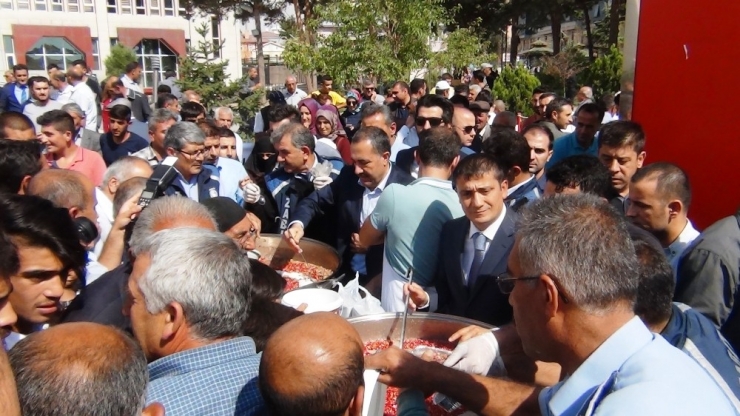 Erciş Belediyesinden Aşure Günü Etkinliği