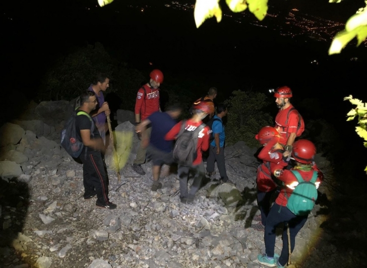 Cebel-i Reis Dağı’nda Kaybolan 6 Amatör Dağcı Akut Tarafından Kurtarıldı