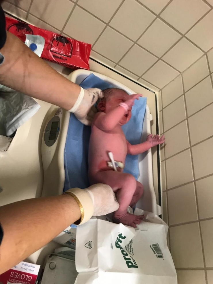 Ambulansta Doğum Yaptı