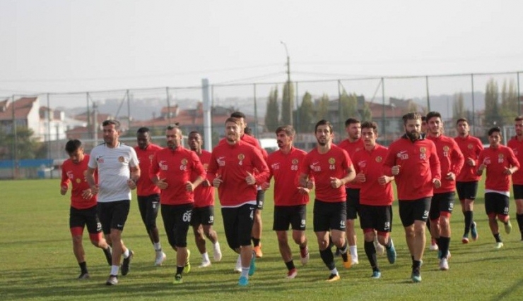 Eskişehirspor Altınordu Maçı Hazırlıklarını Sürdürüyor