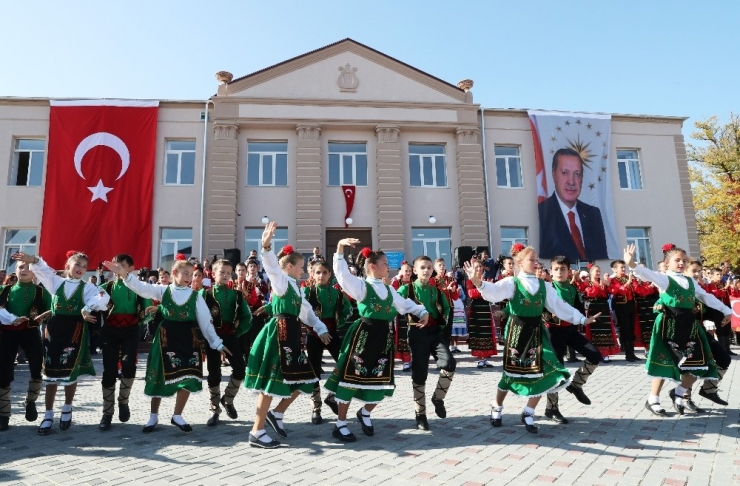 Cumhurbaşkanı Erdoğan Gagavuzya’da Kültür Evi Açılışını Yaptı