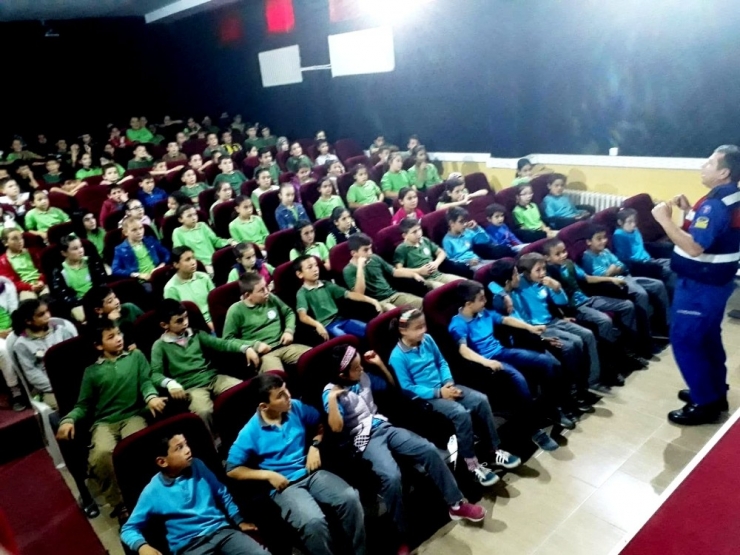 Alaşehir Jandarma’dan Öğrencilere Trafik Eğitimi