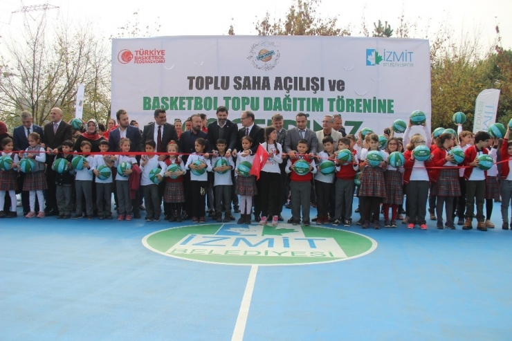 Kocaeli’de 10 Bin Öğrenci Basketbol Topuna Kavuştu