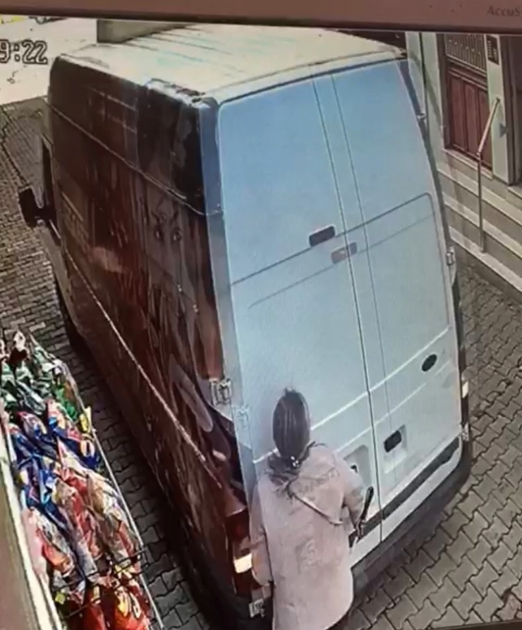 Görme Engelli Vatandaşa Minibüs Çarptı
