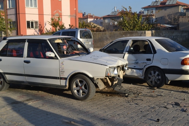 Şuhut’ta Trafik Kazası, 1 Yaralı