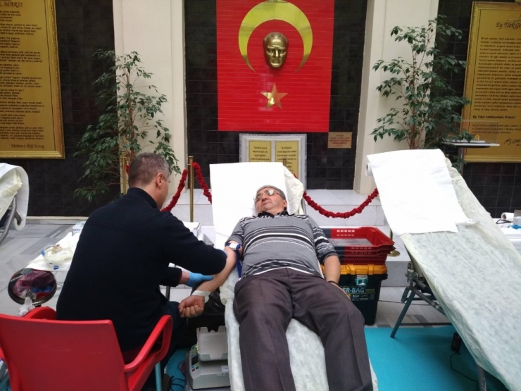 Velilerden Kan Bağışı