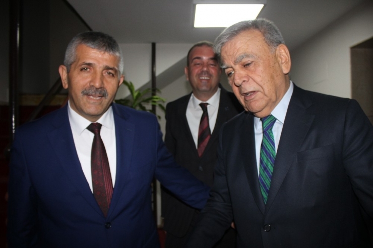 Aziz Kocaoğlu’ndan Mhp İl Başkanı’na Ziyaret
