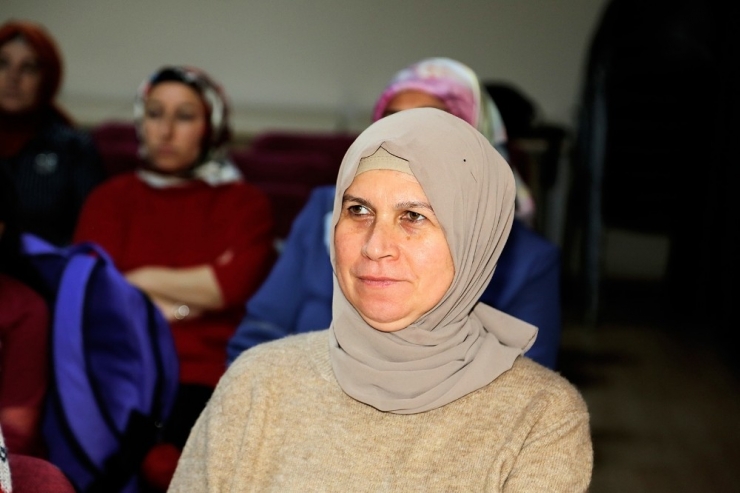 Ataşehir’de Aileler Disleksi Hakkında Bilgilendirildi