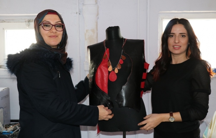 Vanlı Kadınlar Deri Sanatını Yaşatıyor