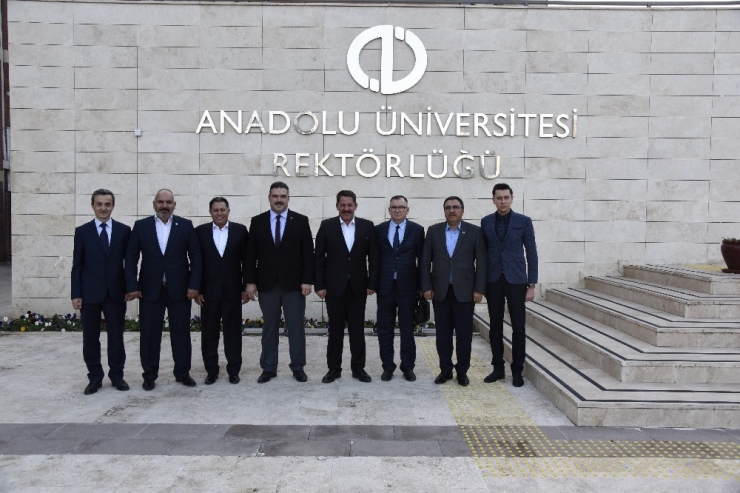 Anadolu Üniversitesi Rektörü Çomaklı’ya Ziyaretler