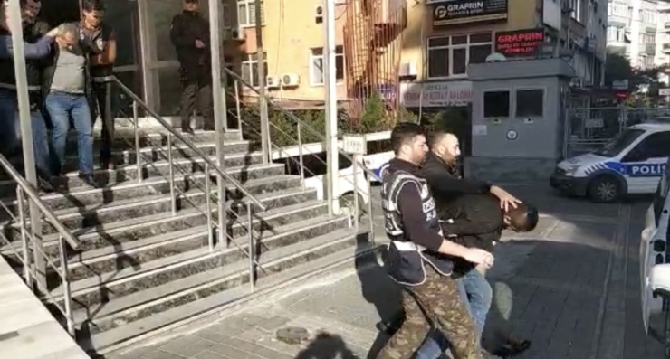 İstanbul’da Abd’li Turisti Otel Odasında Gasp Eden Zanlılar Yakalandı