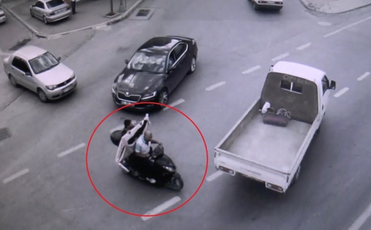 Çaldıkları Televizyonları Motosikletle Taşıyan Hırsızlar Yakalandı