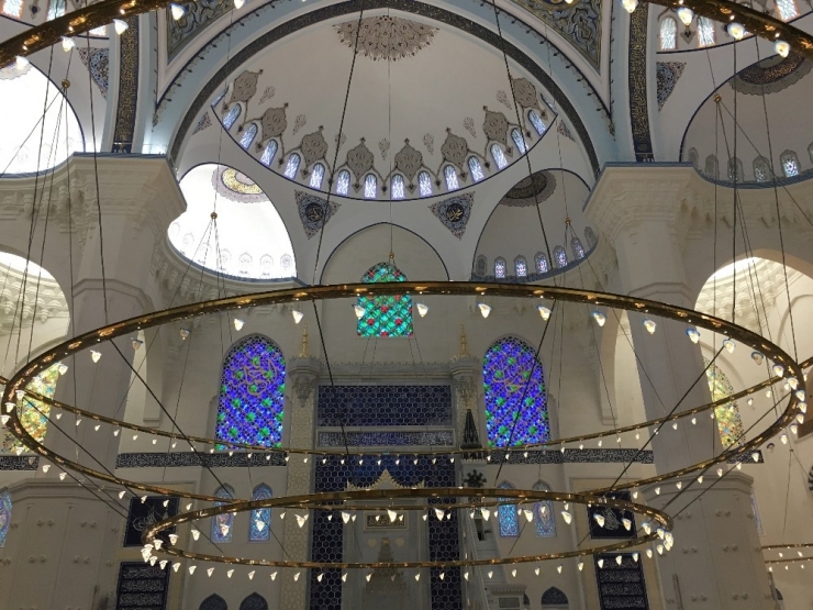 Çamlıca Camii’nde İlk Sela Okundu
