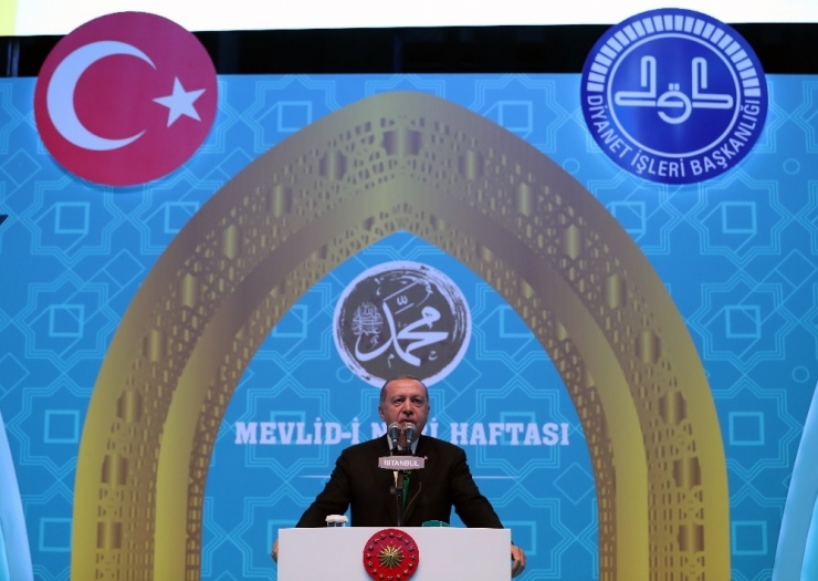 Cumhurbaşkanı Erdoğan: “Diyanet İşleri Başkanlığımızı Siyasi Tartışmaların Malzeme Yapma Girişimlerini Tasvip Etmiyorum”
