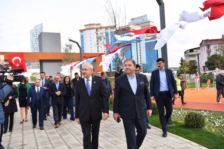 Kılıçdaroğlu 44 Dönümlük Maltepe Cumhuriyet Parkı’nı Ziyaret Etti