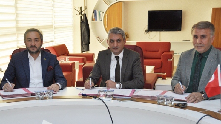 Elazığ’da "Vizyoner Liderlik Eğitim" Protokolü İmzalandı