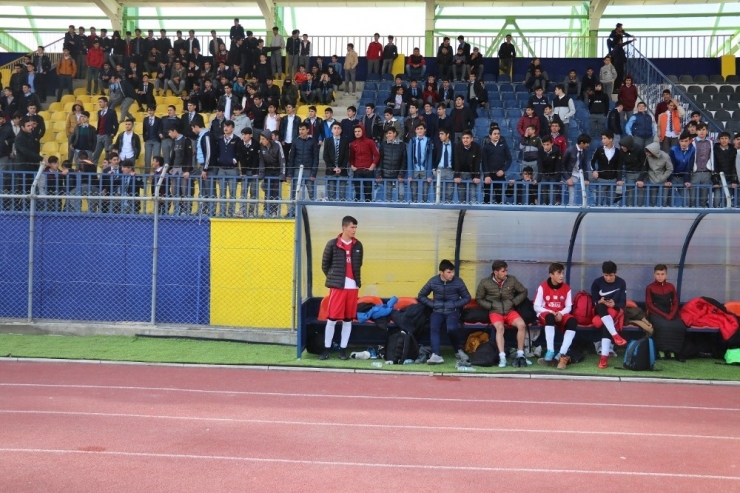 Ağrı’da Liseler Arası Futbol Turnuvası