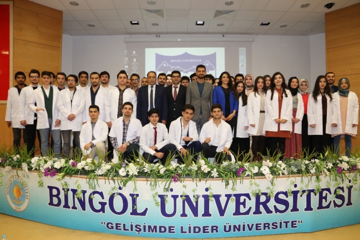 Bingöl Üniversitesi Diş Hekimliği Fakültesi’nin İlk Öğrencileri Önlük Giydi