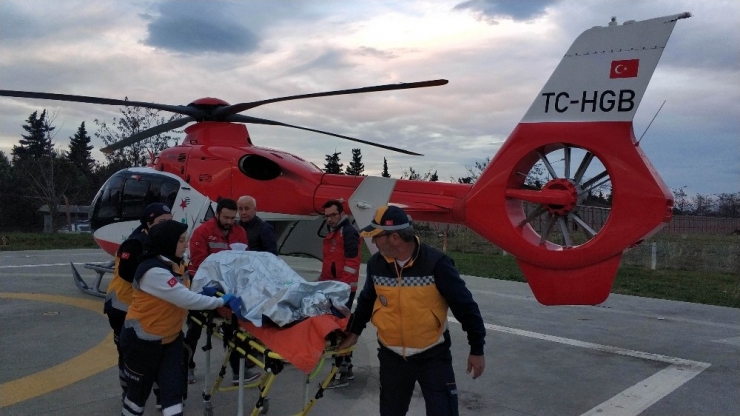 Ormanda Mantar Toplarken Vuruldu, Helikopterle Hastaneye Yetiştirildi