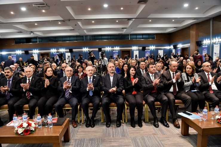 Kılıçdaroğlu: "En Çok İsyan Etmesi Gereken Kurum Sendikalardır"