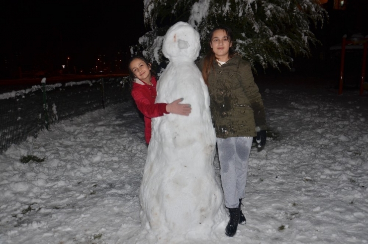 Kahramanmaraş’ta Kar Yağışı Nedeniyle 2 İlçede Okullar Tatil