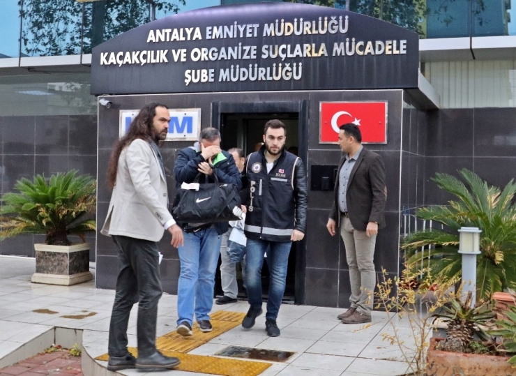 Antalya’da 1,5 Milyon Tl’lik Arsa Dolandırıcılığı İddiası: 7 Gözaltı