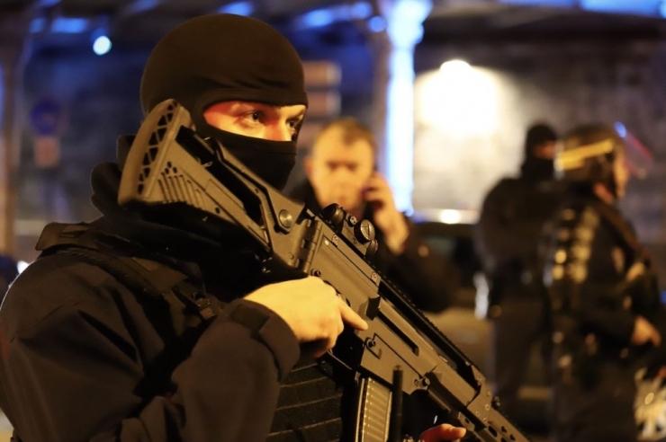 İçişleri Bakanından Noel Saldırganını Yakalayan Fransız Polislere Teşekkür