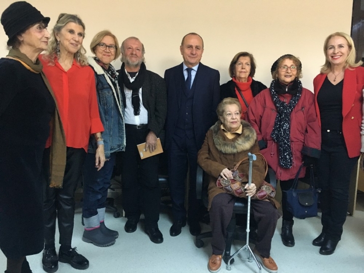 Ünlü Yazarların Eşyaları Kadıköy’de Gün Yüzüne Çıktı