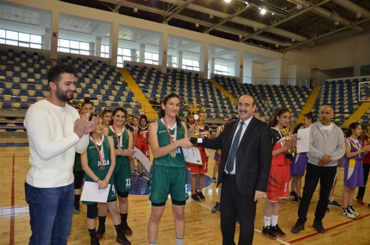 Okullar Arası Genç Kızlar Basketbol Müsabakaları Sona Erdi