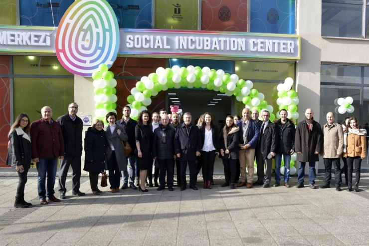 Tepebaşı Sosyal Kuluçka Merkezi Açıldı