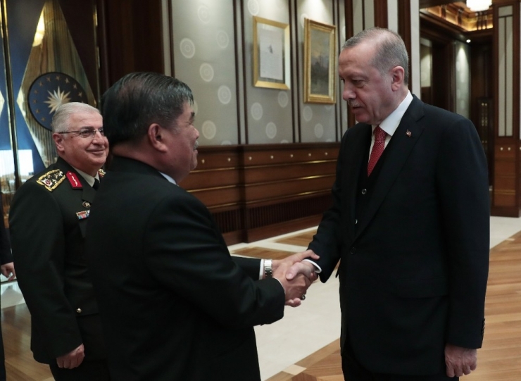 Cumhurbaşkanı Erdoğan, Malezya Savunma Bakanını Kabul Etti