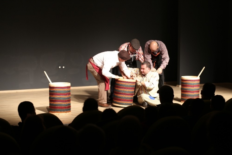 ’Pırtlatan Bal’ Çocuk Tiyatrosu Minik Seyircisi İle Buluştu