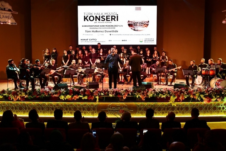 Şanlıurfa’da Türk Halk Müziği Korosu İlk Konserini Verdi
