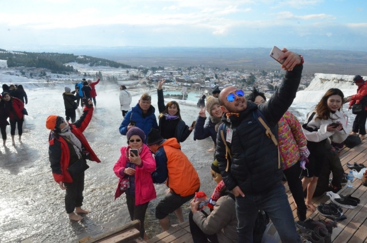 Pamukkale’de "Müzelerde Selfie Günü" Kutlandı
