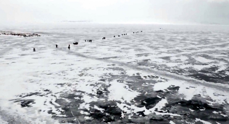 Çıldır Gölü’nde Buzlarla Görsel Şölen